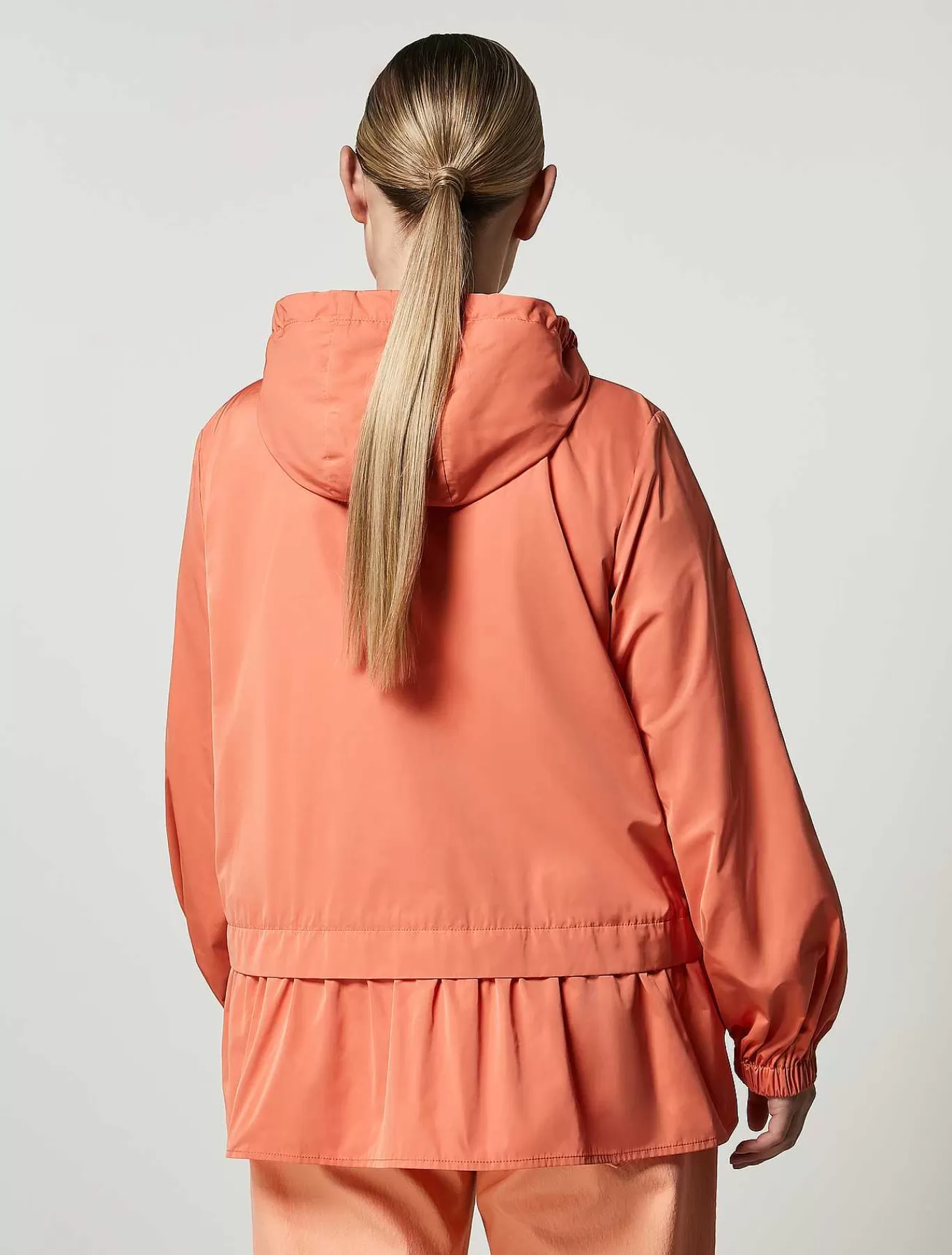 Shop Parka Courte En Tissu A Memoire De Forme Deperlante Femmes Manteaux Et Trenchs