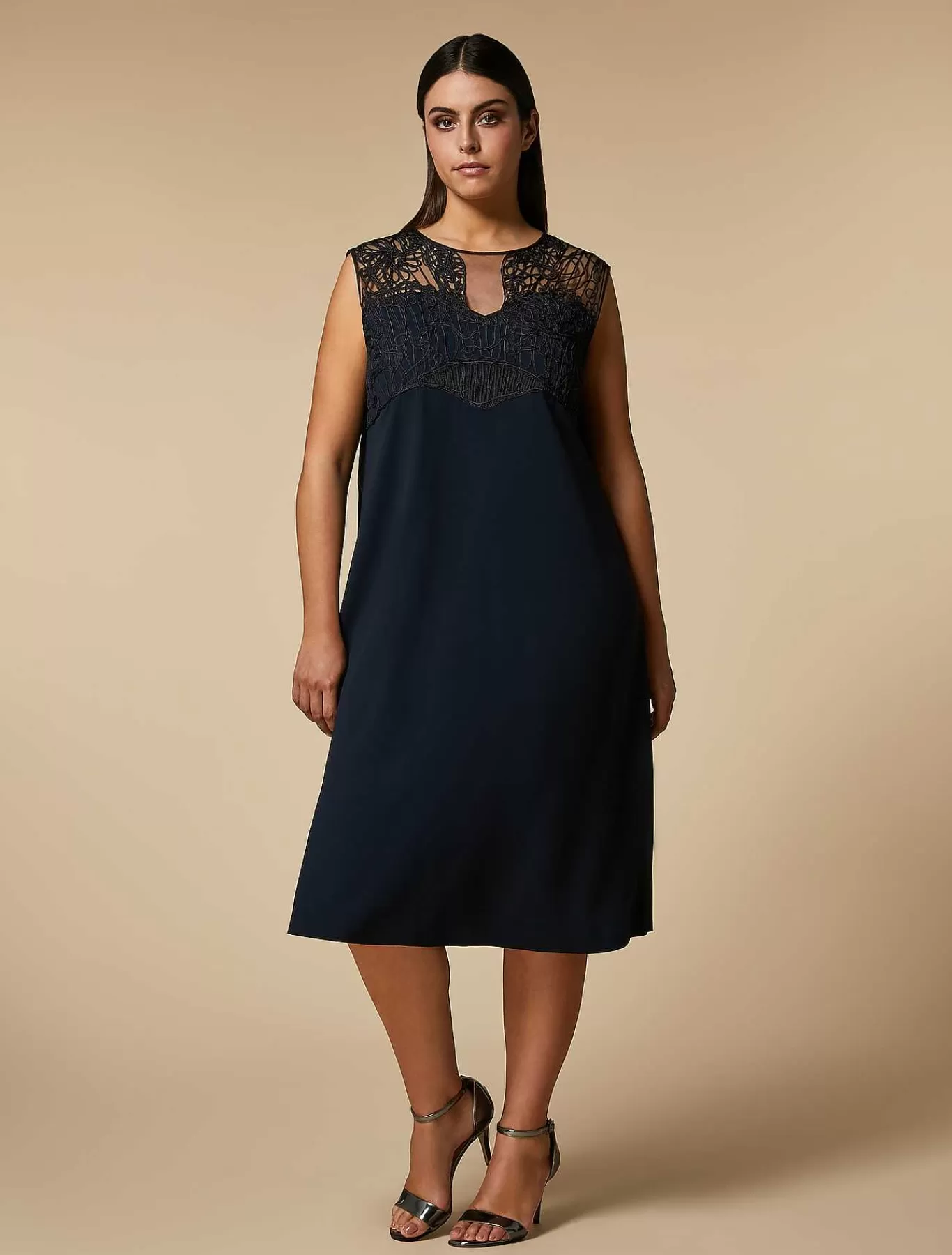 Clearance Robe En Crepe Brodee Femmes Des Vêtements Formels